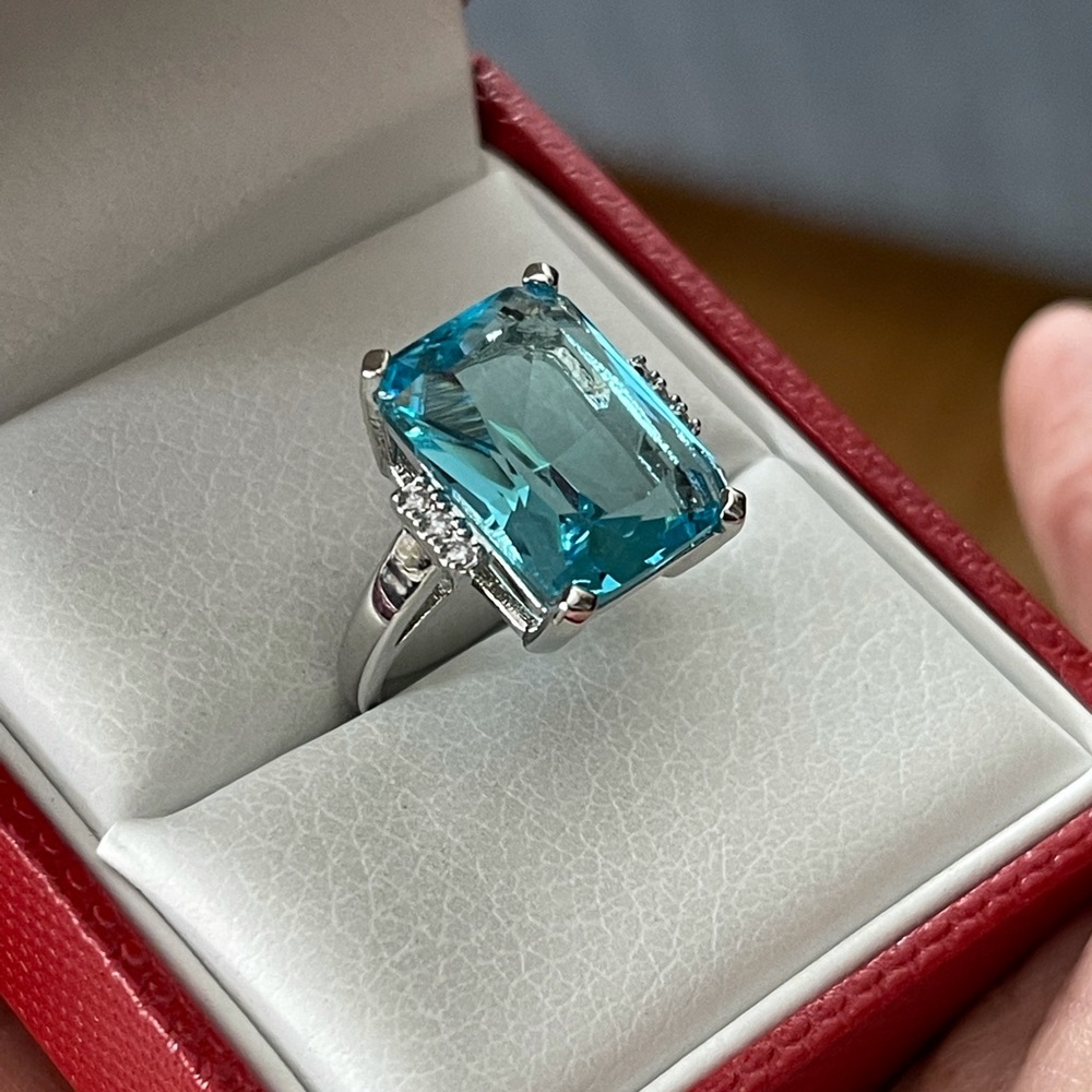 Solid sterling silver blue stone size 6 ring - Picture 5 of 8